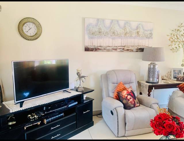 2 BEDROOM RETIREMENT UNIT FOR SALE IN JORDAAN PARK